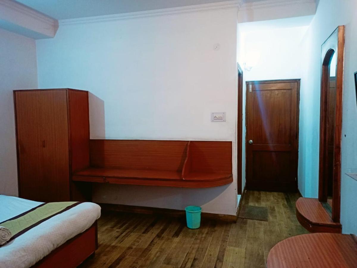 "Tara Homes" With Open Rooftop Terrace Simlá Kültér fotó